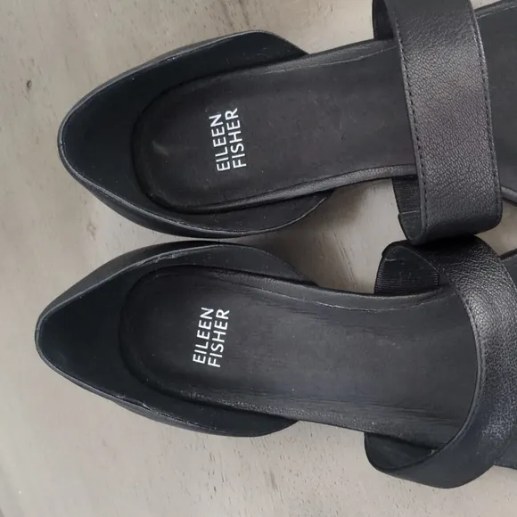 Eileen Fisher 10 Leather Black Strappy Sandals