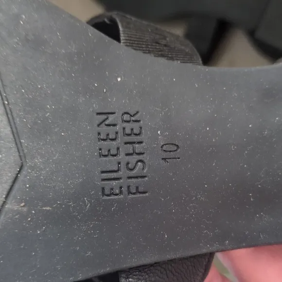 Eileen Fisher 10 Leather Black Strappy Sandals
