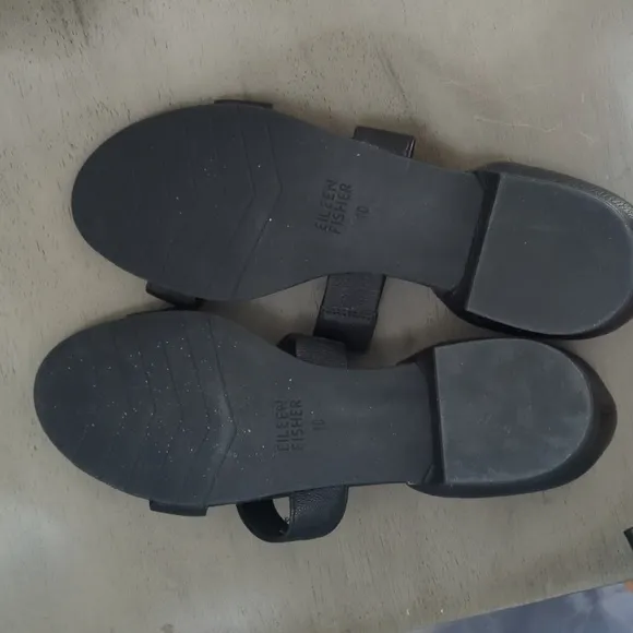 Eileen Fisher 10 Leather Black Strappy Sandals
