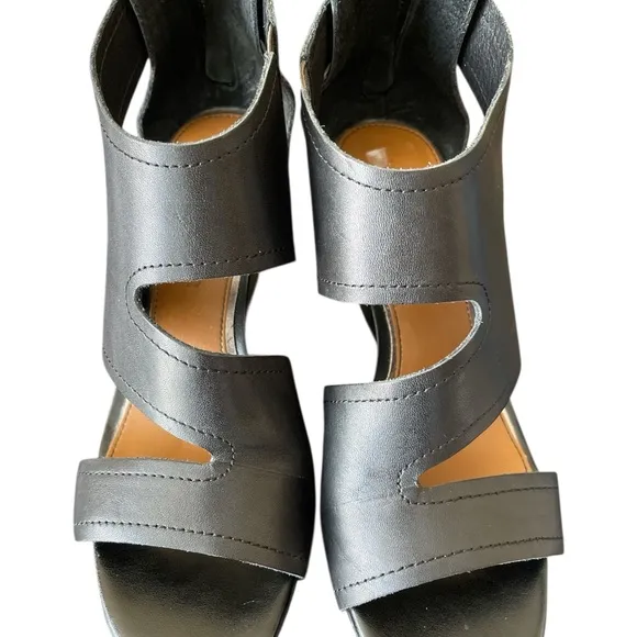 Elegant Black Donald Pliner Women Panya Cut Out Wedge Sandal Size 7.5 leather