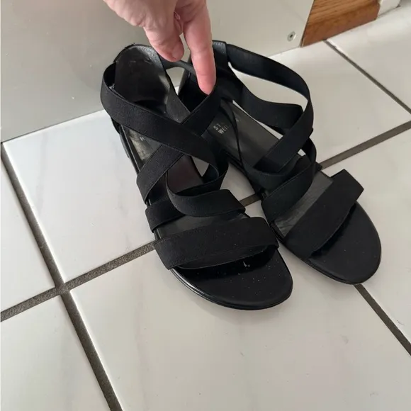Elegant Black Gladiator Stuart Weitzman Sandals 7 M