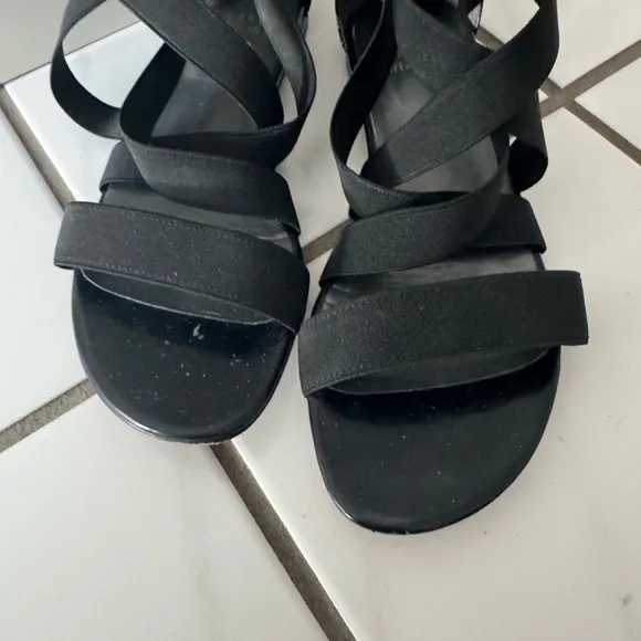 Elegant Black Gladiator Stuart Weitzman Sandals 7 M