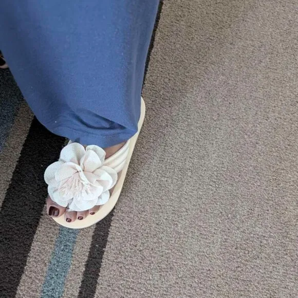 Elegant Cream Floral Women's Sandals