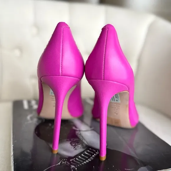 Elegant leather pink fuchsia pumps