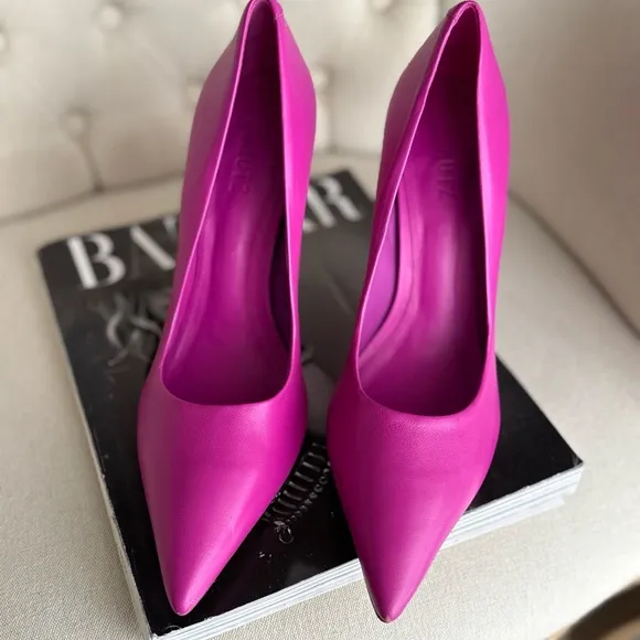 Elegant leather pink fuchsia pumps