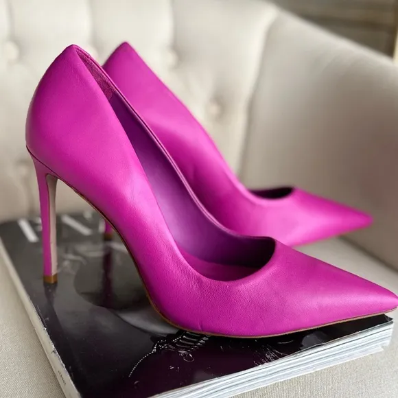 Elegant leather pink fuchsia pumps