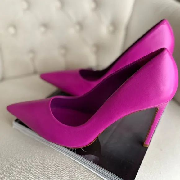 Elegant leather pink fuchsia pumps