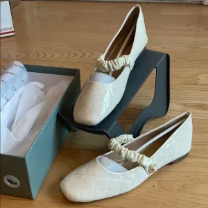 Elegant white Quilted Women's mary Jane patent leather Flats 39 8.5 - 9 with box