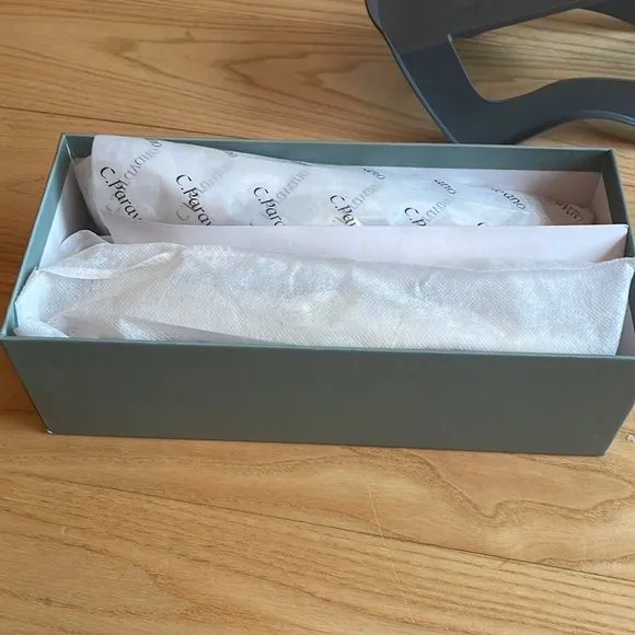 Elegant white Quilted Women's mary Jane patent leather Flats 39 8.5 - 9 with box