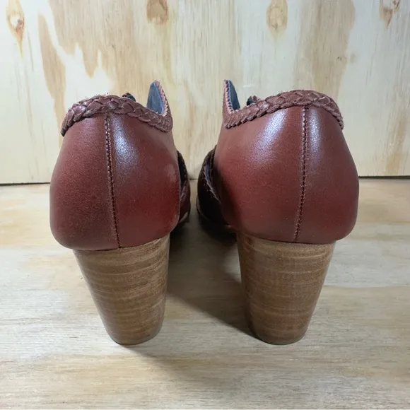 Elf Spirit Walker Brown Leather Booties Women’s Size 8.5