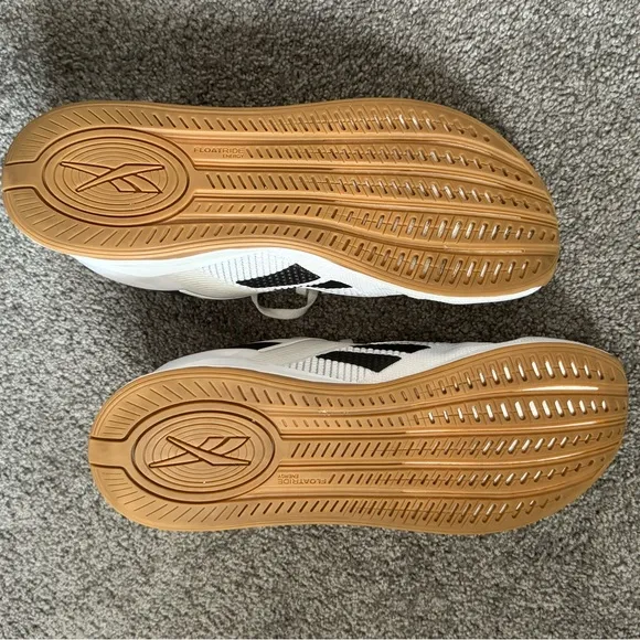 EUC Men’s 12 Reebok Floatrite