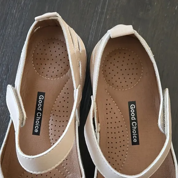 Faryn Natural Close Toe Velcro Vegan Leather Flats size US 10