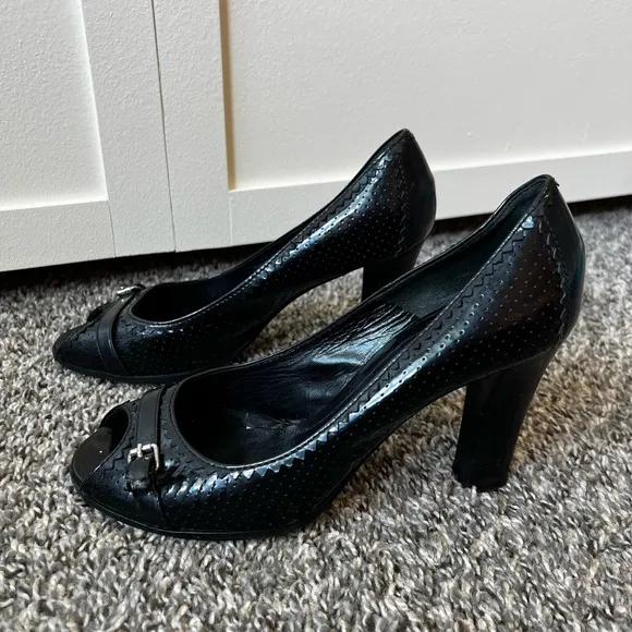 Fendi Women’s Vintage Patent Leather Peep Toe Heels Size Italian‎ EU 39 / US 9