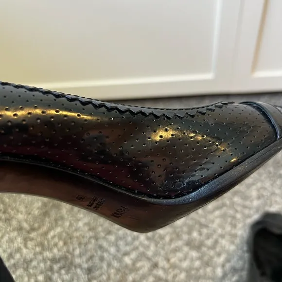 Fendi Women’s Vintage Patent Leather Peep Toe Heels Size Italian‎ EU 39 / US 9