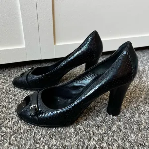 Fendi Women’s Vintage Patent Leather Peep Toe Heels Size Italian‎ EU 39 / US 9