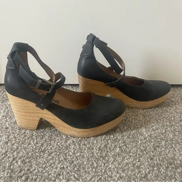 FREE PEOPLE Buena Vista Black Leather Mary Jane Clogs Platforms Heel