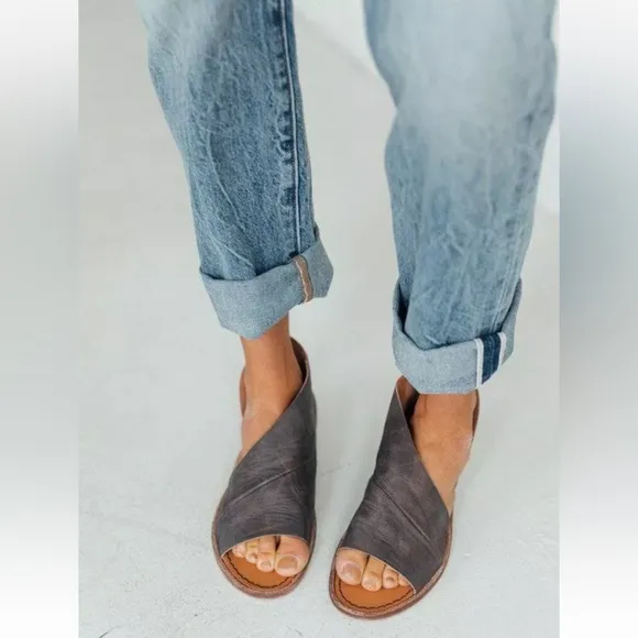 Free People | Mont Blanc Asymmetrical Sandals in Zinc Gray 39