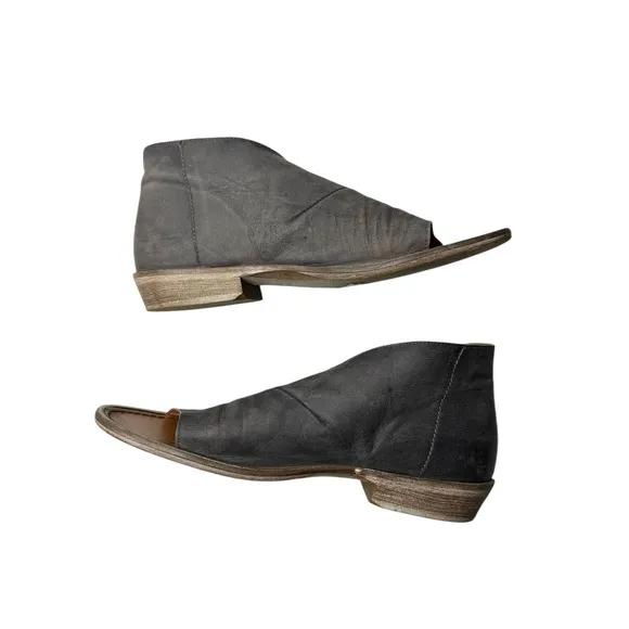 Free People | Mont Blanc Asymmetrical Sandals in Zinc Gray 39