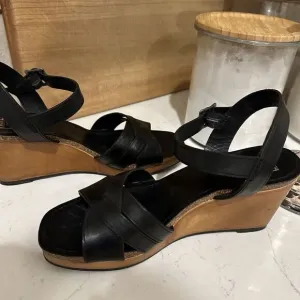 Frye Black Leather Slingback Buckle Wedge Open Toe Sandal Shoes Women's 9 M