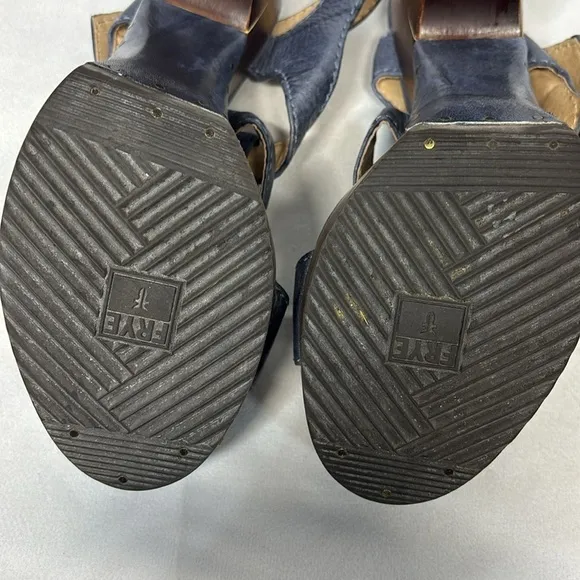 Frye leather slate blue Tamara bucket T buckle sandal heel shoes size 8.5