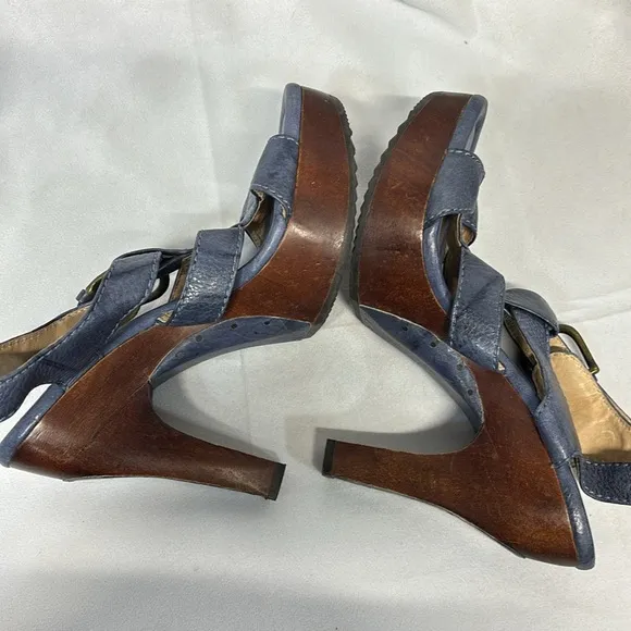 Frye leather slate blue Tamara bucket T buckle sandal heel shoes size 8.5