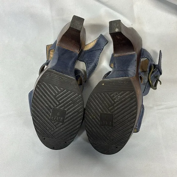 Frye leather slate blue Tamara bucket T buckle sandal heel shoes size 8.5