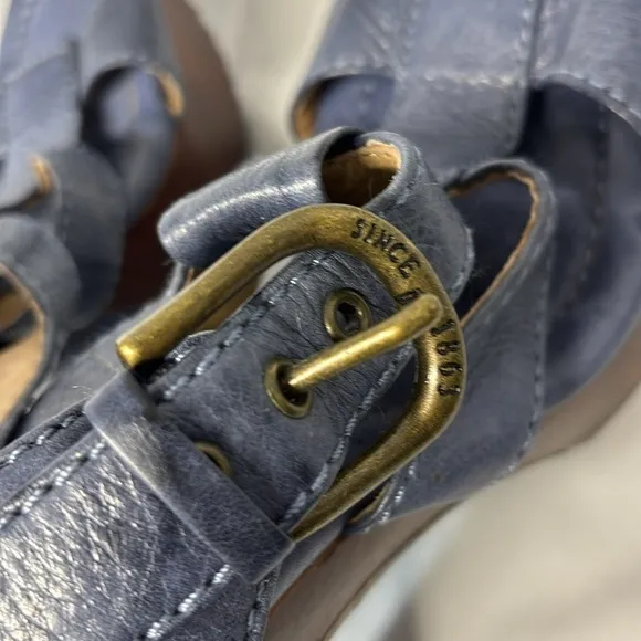 Frye leather slate blue Tamara bucket T buckle sandal heel shoes size 8.5
