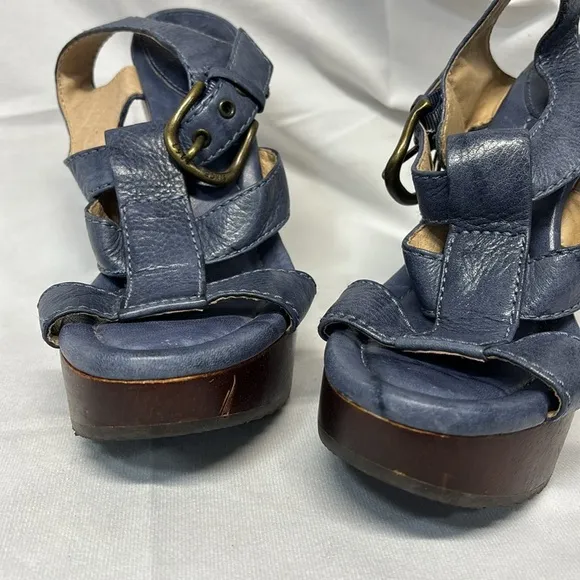 Frye leather slate blue Tamara bucket T buckle sandal heel shoes size 8.5