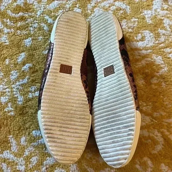 Frye snake skin rubber sole flats 8