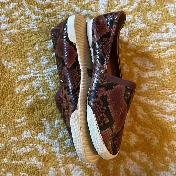 Frye snake skin rubber sole flats 8