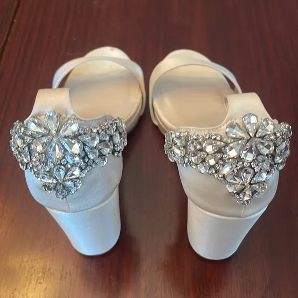 Galina signature heels Emberly embellished shoes bride size 8 M