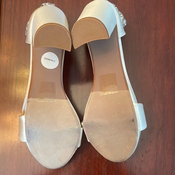 Galina signature heels Emberly embellished shoes bride size 8 M
