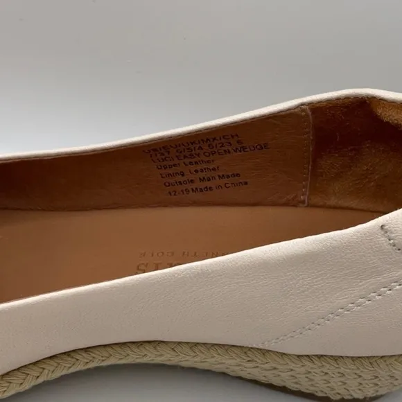 Gentle Souls by Kenneth Cole New Women's Beige Leather Peep Toe Flats, Size 7