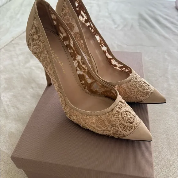 Gianvito Rossi camoscio Elodie Elegant Lace Stiletto Heels - Cream 8 1/2 8.5