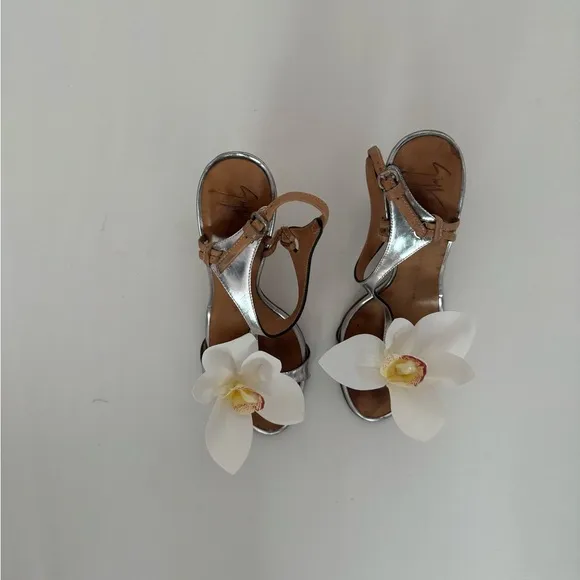 Giuseppe ZANOTTI heels sandals shoes butterfly white orchid size 36 6 Y2K