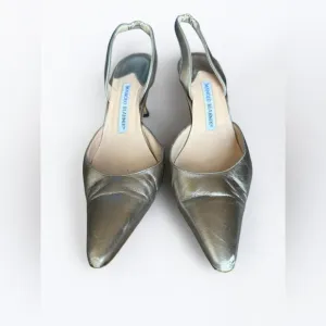 Gold Pointed Toe Manolo Blahnik Slingback Kitten Heel Shoes Size Euro 39.5 US 9