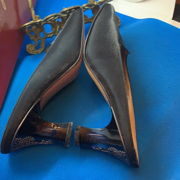 Gorgeous vampirish goth black Salvatore Ferragamo Boutique pumps  👠 size 6 C