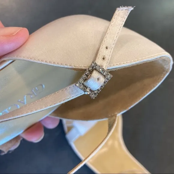 Grace sz 11 Evita white silk bow tie heeled sandals wedding shoes