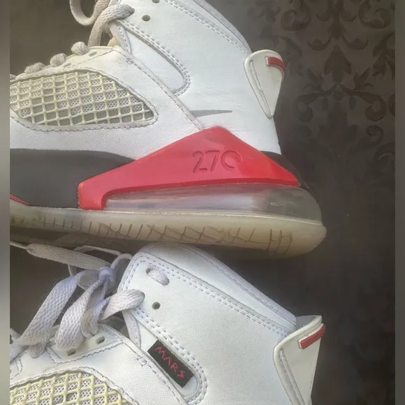 (Grade School) Air Jordan Mars270 'White size 4YSKU: BQ6508-100
