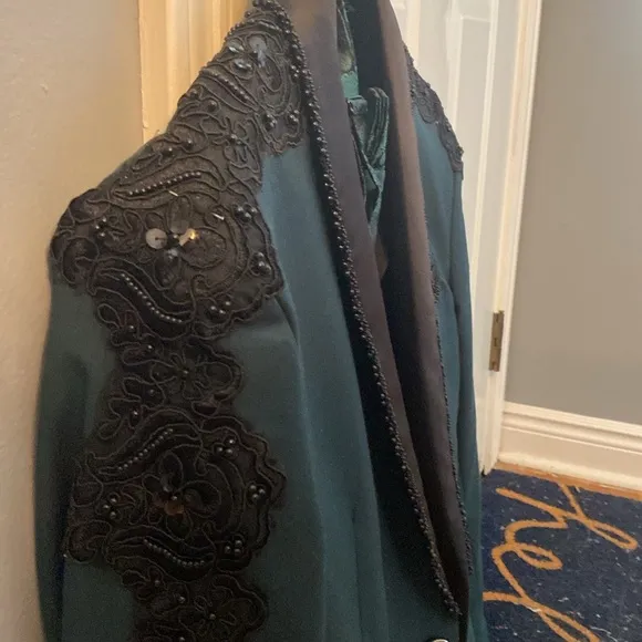 green and black detailed prom suit (SIZE LARGE)