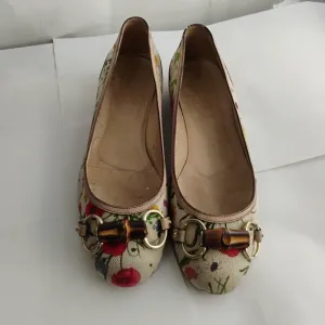 GUCCI Floral Canvas Flats Bamboo Horsebit Sz 7