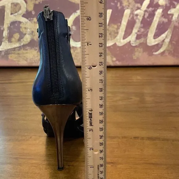 Guess Black Leather Edgy Roman Stiletto Sandal Size 9M