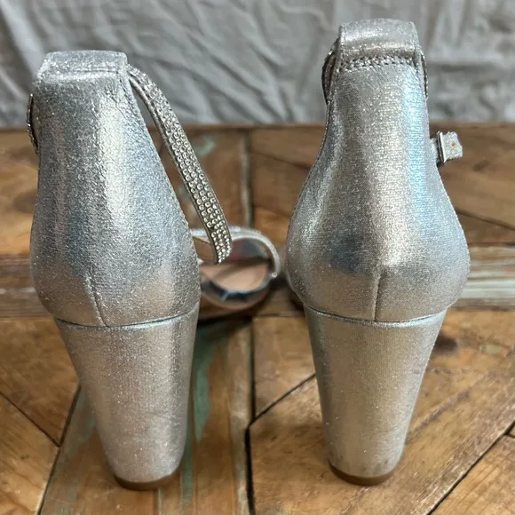 INC 8 Silver Rhinestone Gems Low Block Sandals Heel