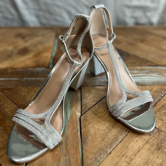 INC 8 Silver Rhinestone Gems Low Block Sandals Heel