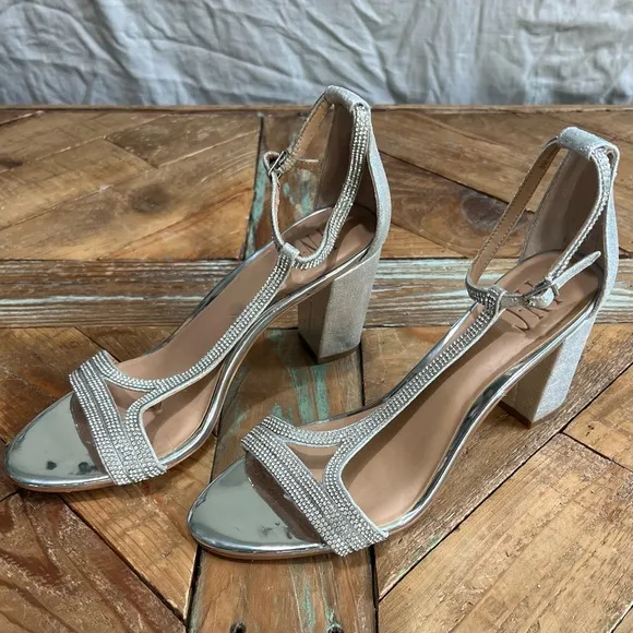 INC 8 Silver Rhinestone Gems Low Block Sandals Heel
