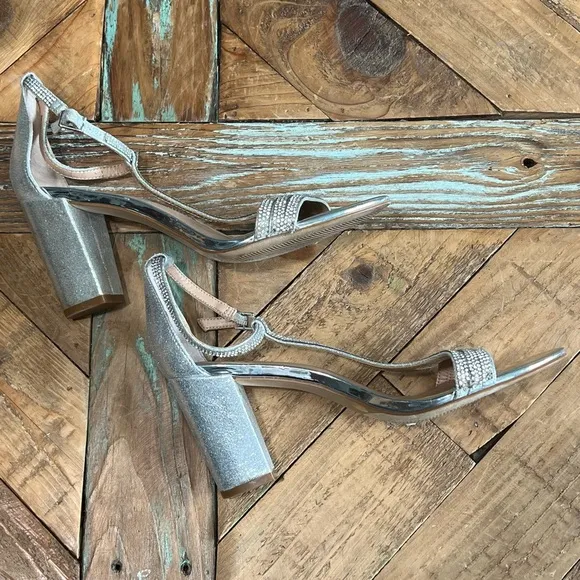 INC 8 Silver Rhinestone Gems Low Block Sandals Heel