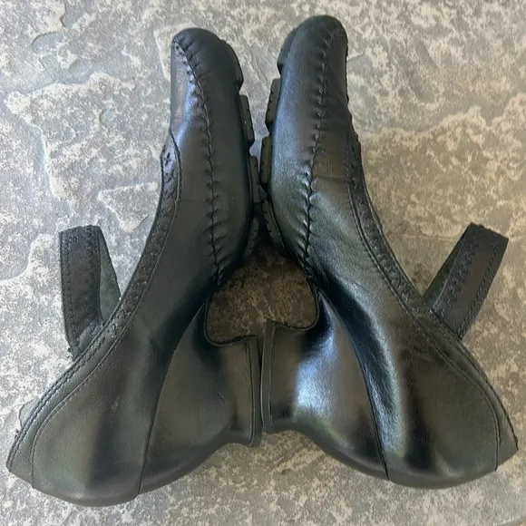 Indigo by Clarks Mary Jane Brown Leather Square Toe Curved Heel