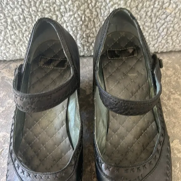 Indigo by Clarks Mary Jane Brown Leather Square Toe Curved Heel