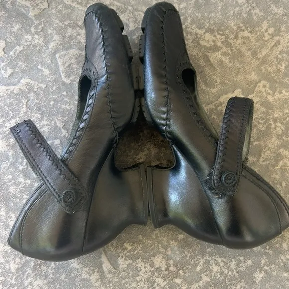 Indigo by Clarks Mary Jane Brown Leather Square Toe Curved Heel