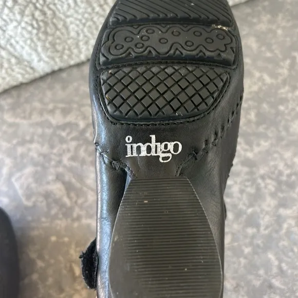 Indigo by Clarks Mary Jane Brown Leather Square Toe Curved Heel